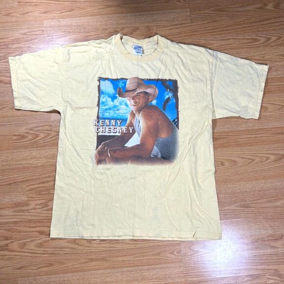 kenny chesney Tops - Kenny Chesney concert tee - 2004 tour - yellow - Size XL unisex